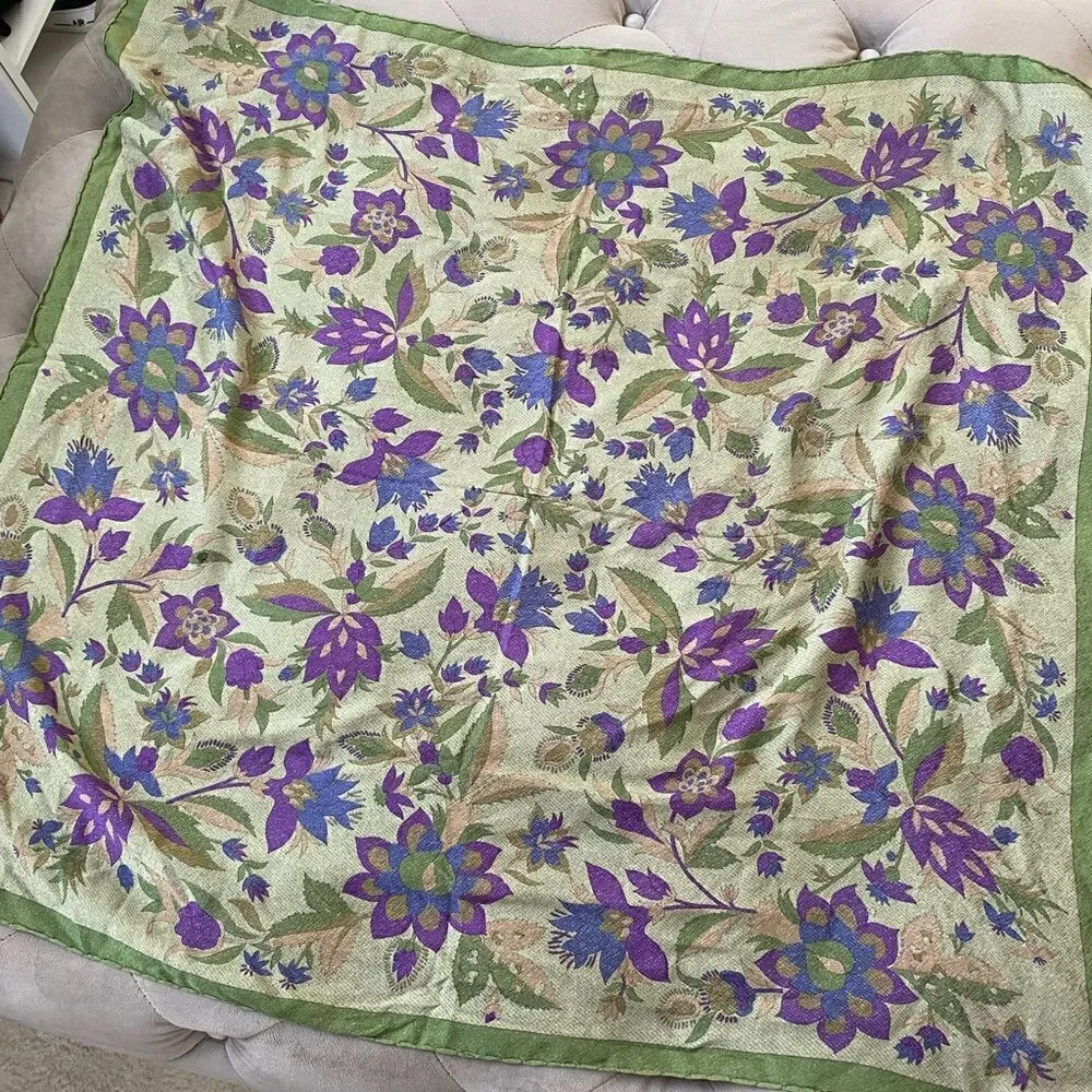 Giorgio Armani silk scarf 32/32